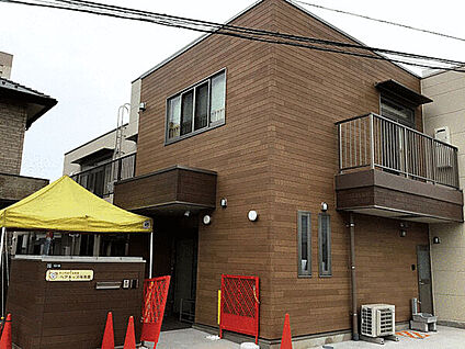 市川市立鬼高小学校 717m