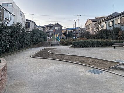 板橋区立上板橋小学校 301m