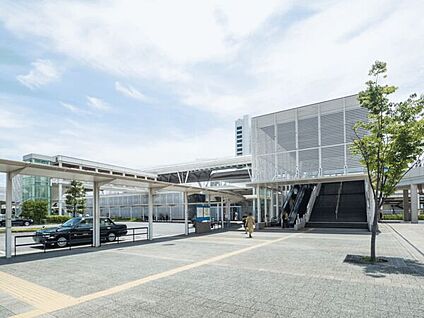 藤沢市立辻堂小学校 886m