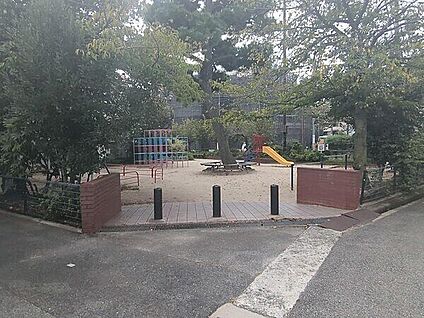 東公園 486m