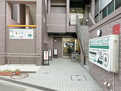 ローソン上小田中店 396m