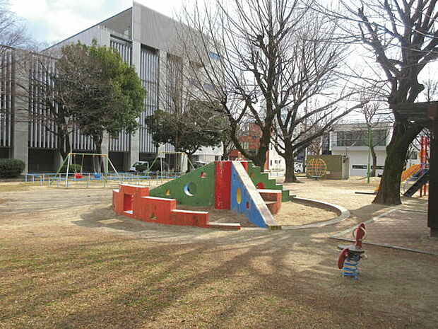 高辻公園（約732m）
