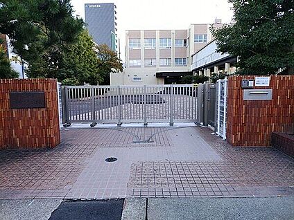 名古屋市立黄金中学校 534m