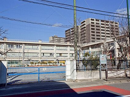 川崎市立東大島小学校 324m