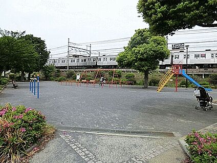 長津田幼稚園 959m