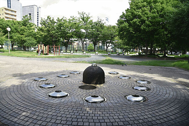 六反公園(約1,227m)
