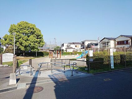 養父元町公園 702m