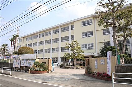 福岡市立堤小学校 435m