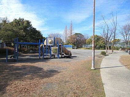 梓ノ木公園 912m