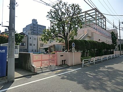 江戸川区立春江中学校 708m