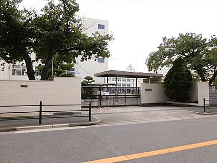 しんとよ団地内公園 833m