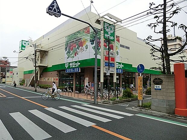 サミットストア江戸川区役所前店(約184m)