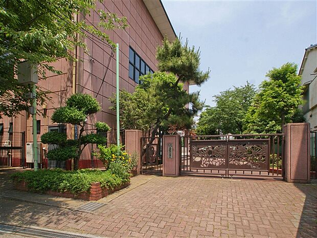 墨田区立吾嬬第二中学校(約424m)