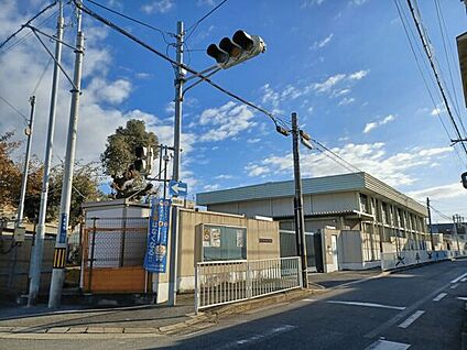 東大阪市立高井田東小学校 346m