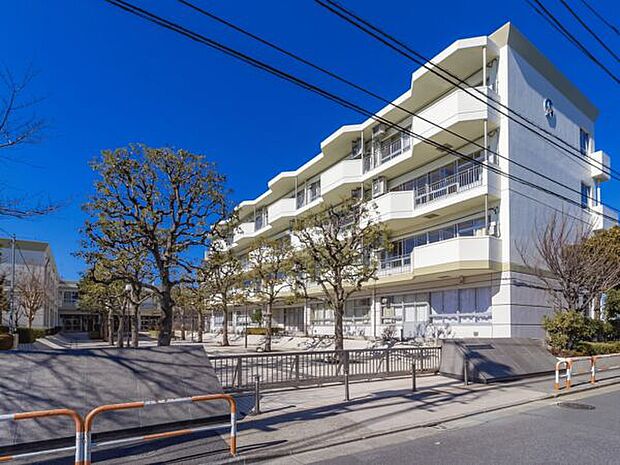 足立区立入谷南中学校(約968m)