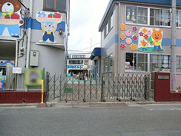 足立つばめ幼稚園(約628m)