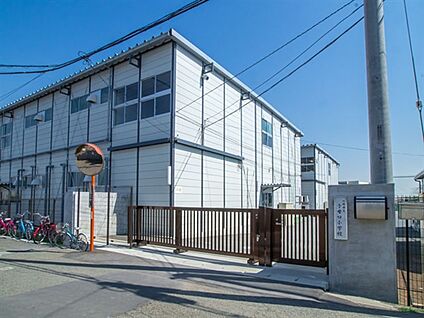 川崎市立子母口小学校 117m