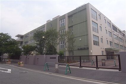 川崎市立東高津小学校 396m