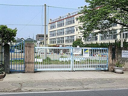 川口市立上青木小学校 605m