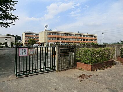 さいたま市立桜山中学校 1354m