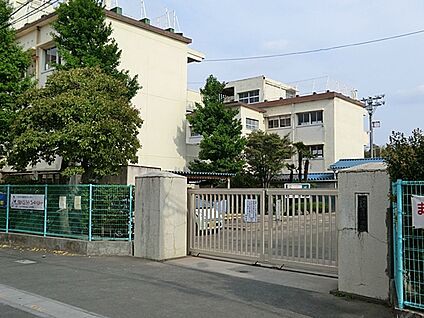 川口市立前川小学校 1028m