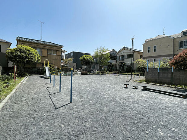 南仲町公園(約1,263m)