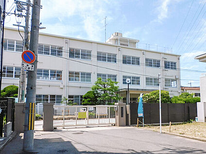 高槻市立大冠小学校 536m
