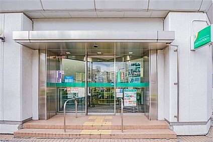 埼玉りそな銀行 南浦和支店 684m