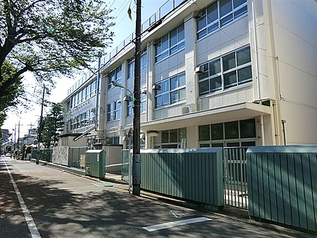 中野区立緑野中学校(約1,353m)