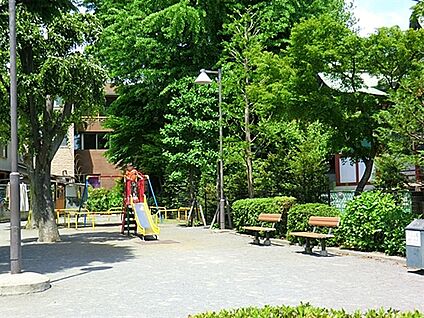 上北沢八幡公園 200m