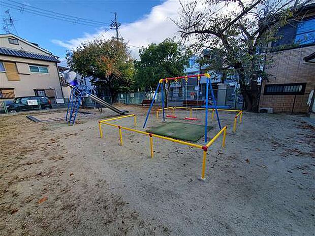 城南町三丁目たんぽぽ児童遊園(約948m)