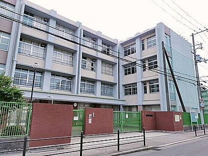 大阪市立緑中学校 1126m