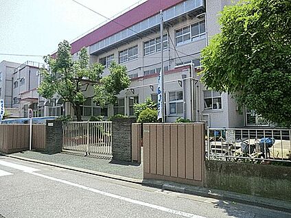 足立区立北三谷小学校 568m