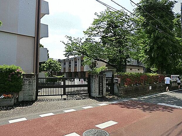 さいたま市立大宮南中学校(約690m)