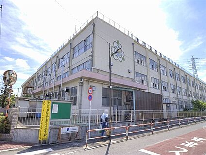足立区立古千谷小学校 644m