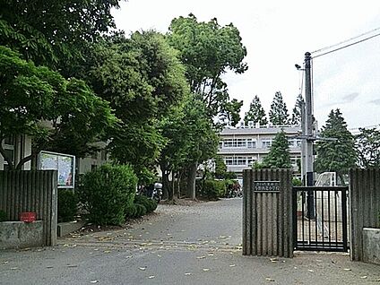 さいたま市立与野西北小学校 370m