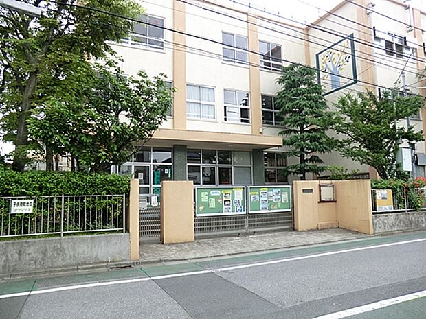 足立区立弘道小学校(約626m)
