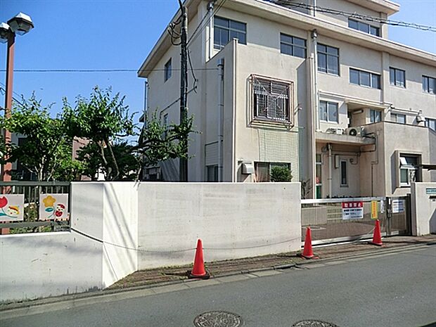 伊興保育園(約1,091m)