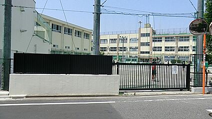 中野区立南中野中学校 419m
