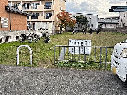 西堤西児童遊園 823m