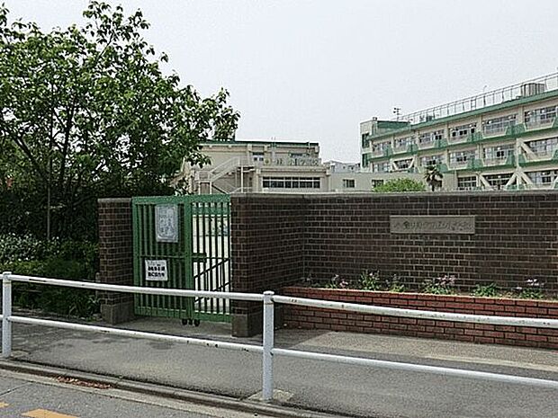 小金井市立緑小学校(約1,231m)