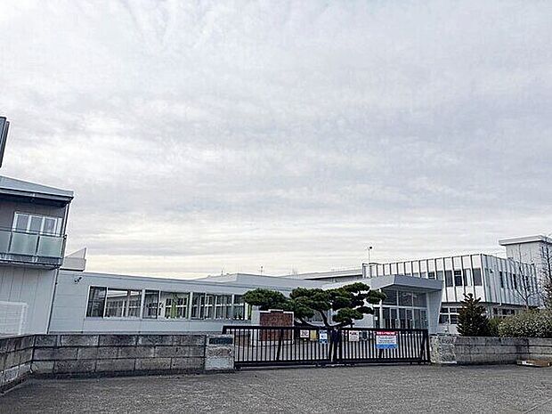 大泉町立西小学校(約799m)