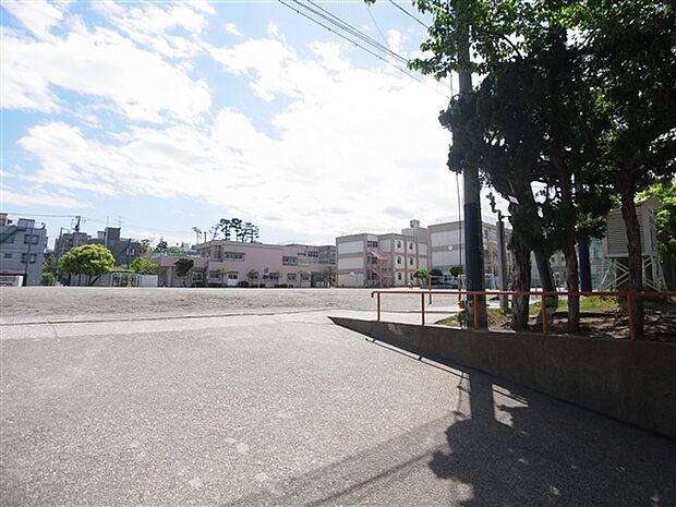 大田区立梅田小学校(約447m)