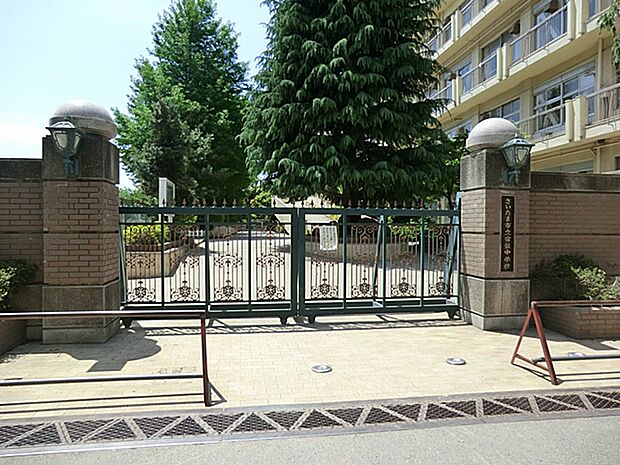 さいたま市立常盤中学校（約2,401m）