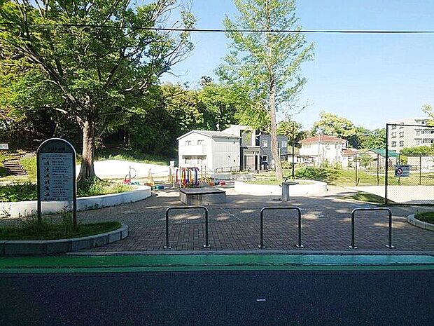 下臼井公園(約752m)
