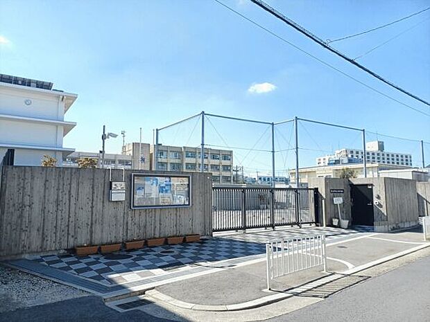 東大阪市立小阪中学校(約1,310m)