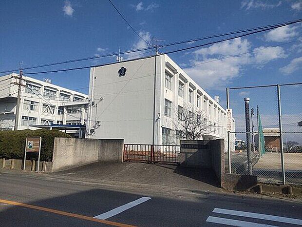 北名古屋市立白木中学校(約955m)