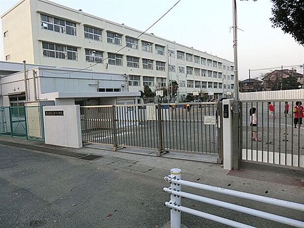 横浜市立上星川小学校(約945m)