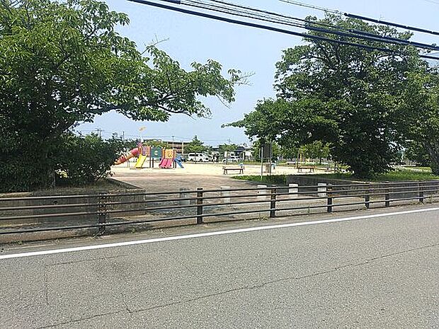 阿恵大池公園(約119m)