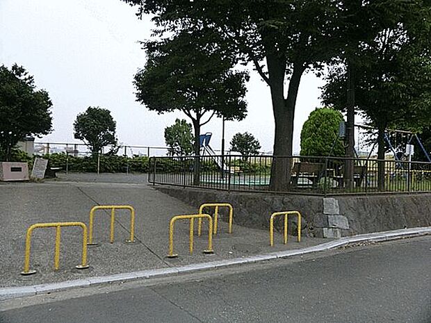 綱島上町公園(約354m)